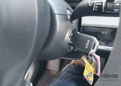 2023 Kia Sportage Hybrid Lx z USA, uszkodzony, nr VIN KNDPUCAG7P7016052